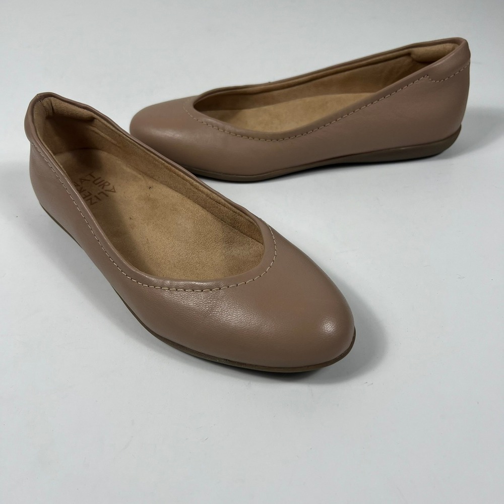 Naturalizer Adrienne Ballet Flats Women 7M Nude Leather Classic Comfort Slip On